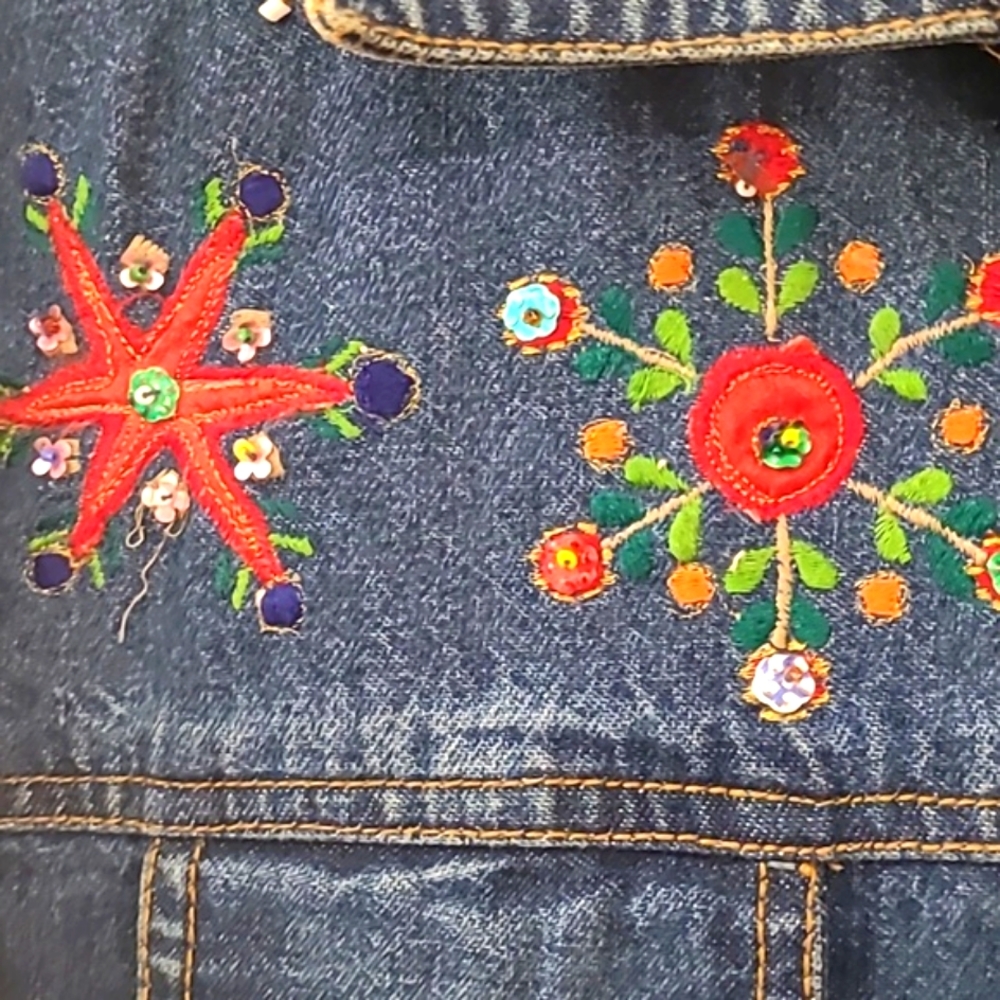 🎄FESTIVE "LIFESTYLE" HOLIDAY EMBELLISHED DENIM JACKET- LIKE NEW!🎄LARGE - Picture 4 of 12